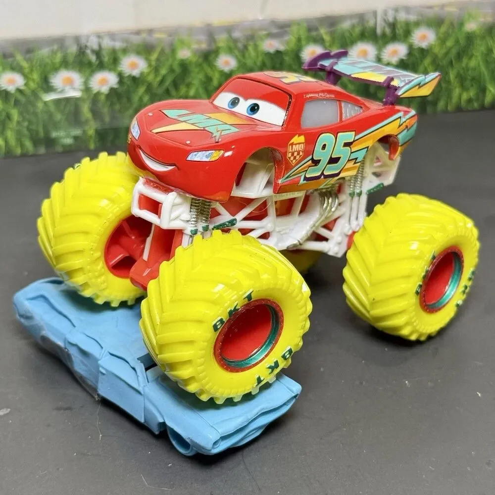 Disney Pixar Cars Custom Monster Jam Truck RTC Lightning McQueen 1:64
